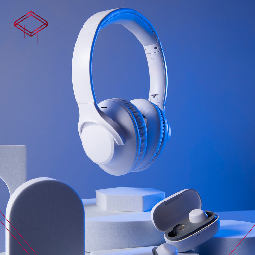 Headsets & Earphones